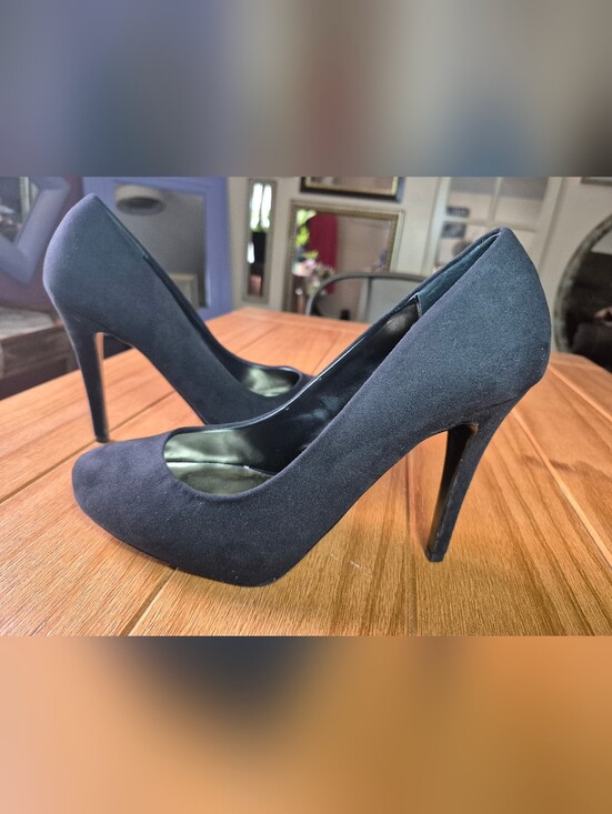 Thalia Sodi Shoes - Thalia Sodi Classic Black Faux Suede Pumps‎ - Size 8.5